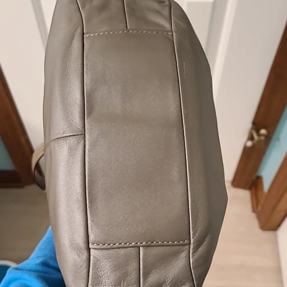 Coach leather shoulder bag - Picture 3 of 9